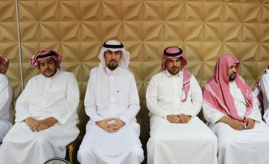 الإدارة تحتفل بعد تحقيق المركز الأول بجائزة رئيس الجامعة للجودة والتميز - 3