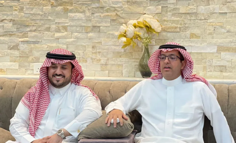 الكلية التطبيقية تكرم عميدها السابق وعضو هيئة تدريس لانتهاء فترة عمله بالكلية نظير أعمالهم أثناء فترة تكليفهم - fig2
