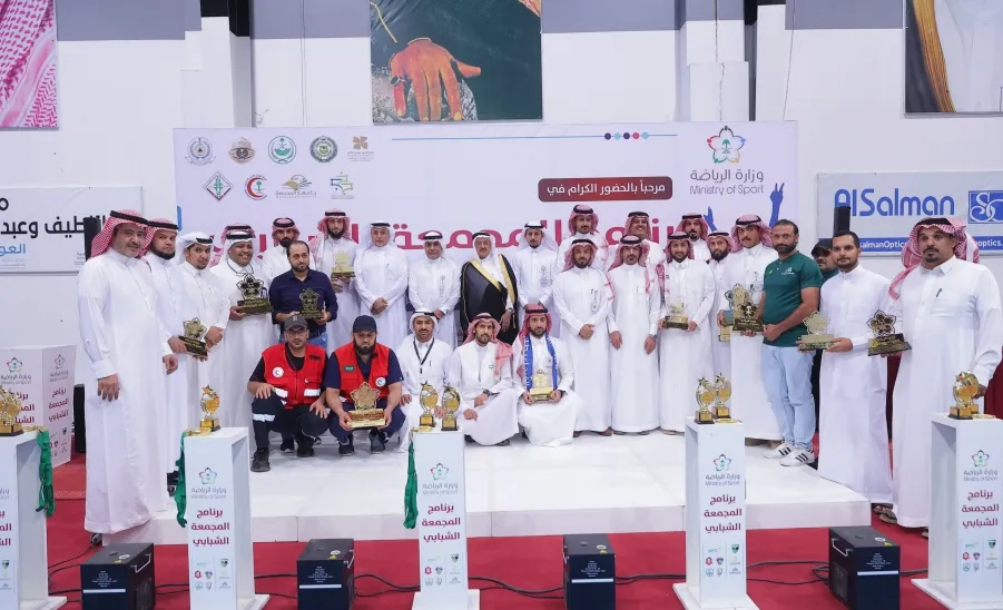 ضمن فعاليات برنامج المجمعة الشبابي : نادي أصدقاء بنك الدم بالجامعة ينفذ حملة للتبرع بالدم بالتعاون مع وزارة الرياضة -  صورة