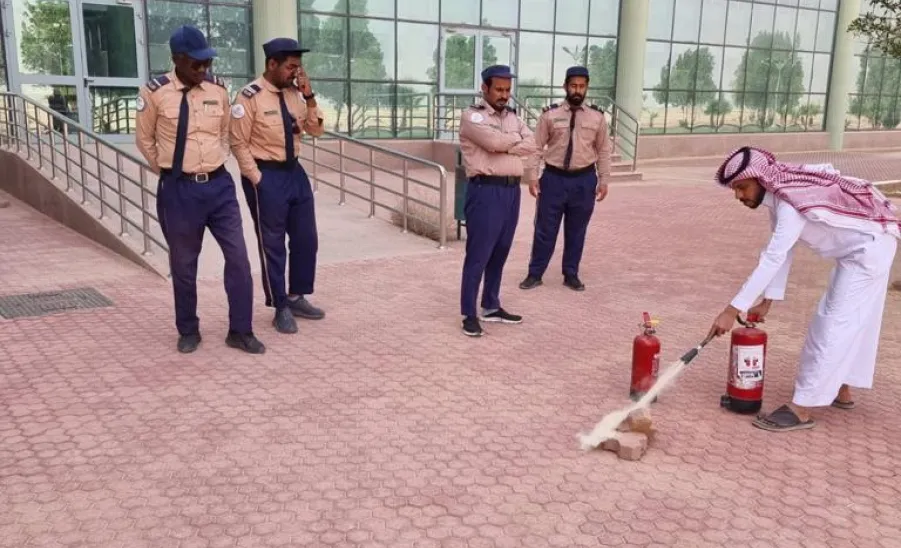 Safety Department conducts courses for the university staff  - السلامة: تُنفذ دورات تدريبية لمنسوبي الجهات المساندة بالجامعة