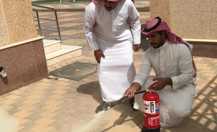 Safety Department conducts courses for the university staff  - السلامة: تُنفذ دورات تدريبية لمنسوبي الجهات المساندة بالجامعة