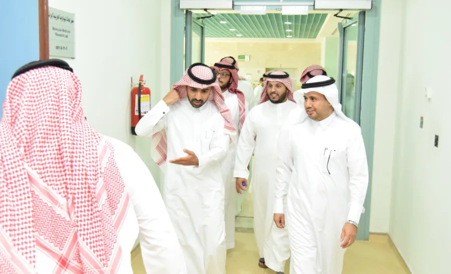 للاطلاع على سير عمل الخطة التشغيلية وإنجازات العمادة في الفترة الماضية :    وكيل الجامعة للدراسات العليا والبحث العلمي يزور عمادة البحث العلمي والمراكز البحثية   -  جامعة المجمعة