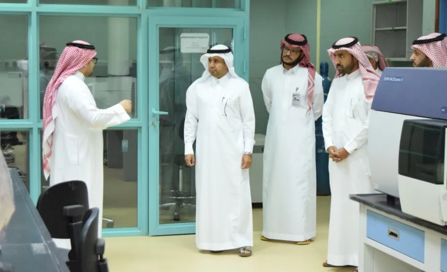 للاطلاع على سير عمل الخطة التشغيلية وإنجازات العمادة في الفترة الماضية :    وكيل الجامعة للدراسات العليا والبحث العلمي يزور عمادة البحث العلمي والمراكز البحثية   -  جامعة المجمعة