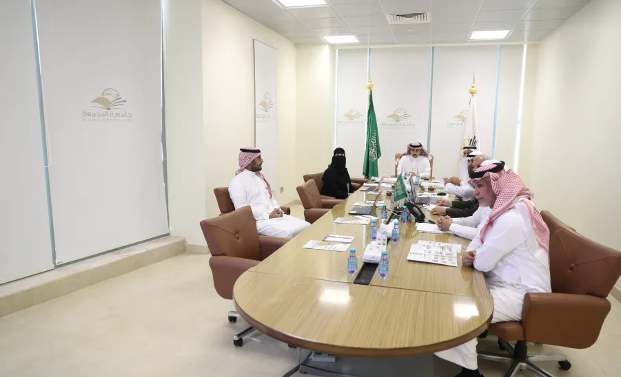 MU RECTOR VISITS DEANSHIP OF QUALITY AND SKILLS DEVELOPMENT  -  جامعة المجمعة