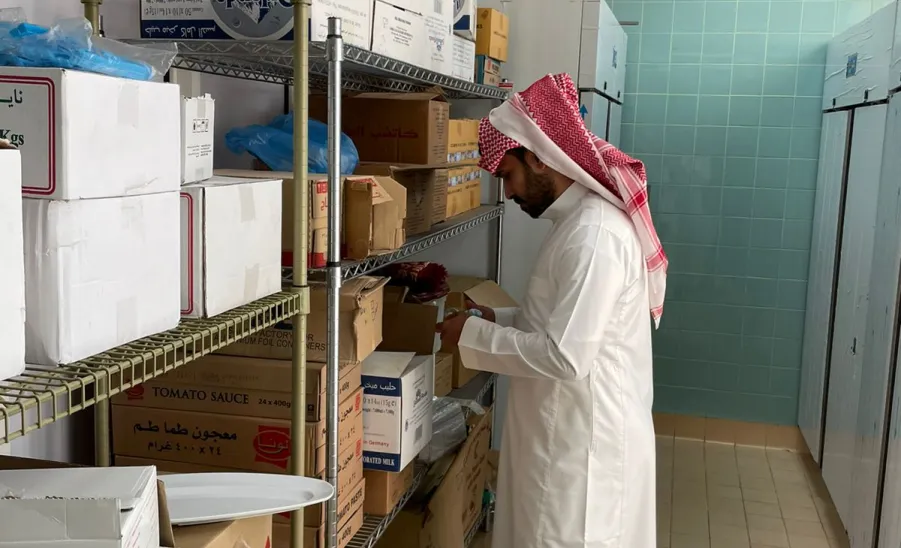 الصحة المهنية: تُكثّف الجولات الإشرافية على مطاعم وبوفيهات الجامعة -  الصحة المهنية: تُكثّف الجولات الإشرافية على مطاعم وبوفيهات الجامعة