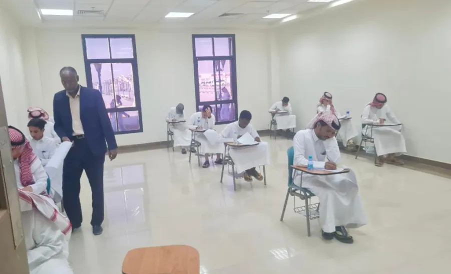 الكلية التطبيقية تعقد اختبار اللغة الانجليزية المعياري لجميع طلبتها - fig2