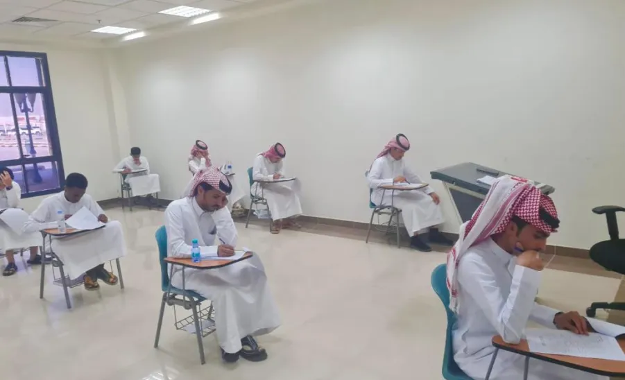 الكلية التطبيقية تعقد اختبار اللغة الانجليزية المعياري لجميع طلبتها - fig1