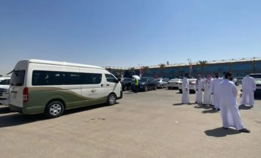 إدارة الحركة تواصل جهودها لخدمة نقل الطلاب للإنشطة المختلفة  - ربرىىىى
