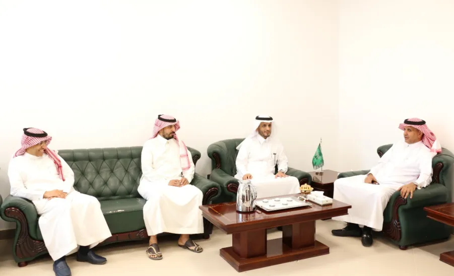 Director of Administrative and Financial Affairs visits the College of Engineering
 - زيارة