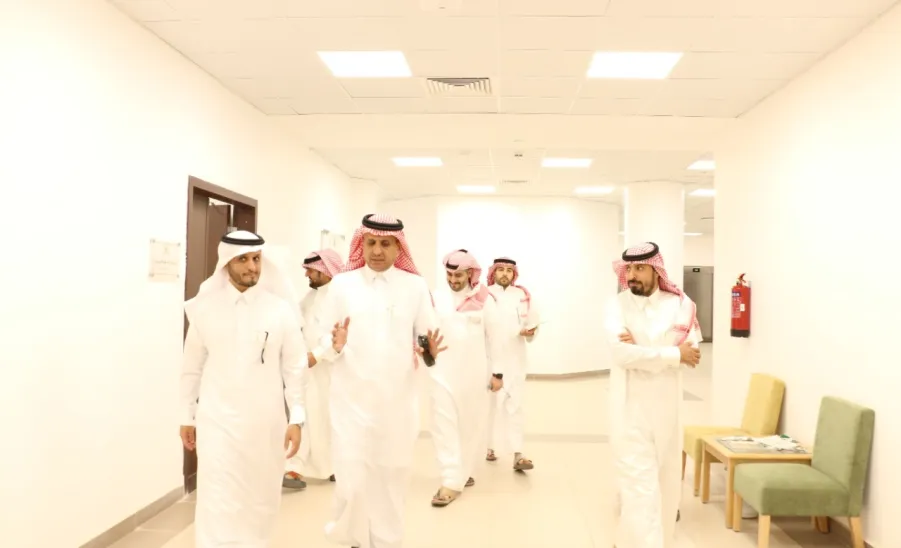 Director of Administrative and Financial Affairs visits the College of Engineering
 - زيارة