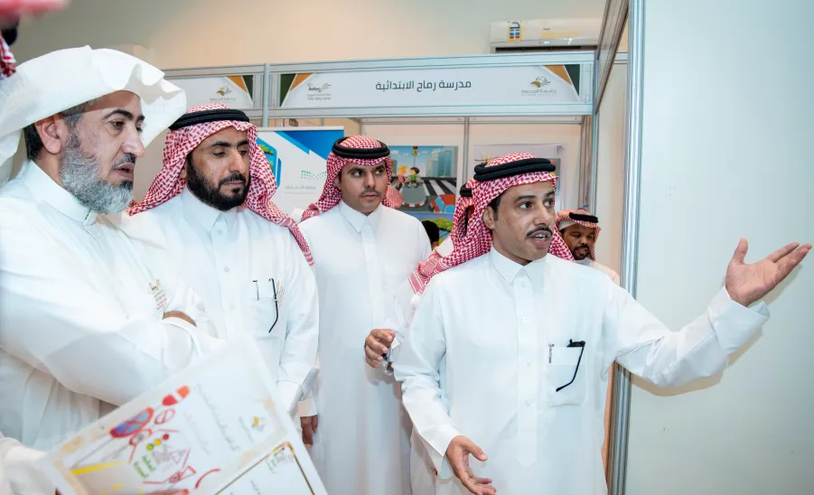 MU VICE-RECTOR LAUNCHES ROAD SAFETY AWARENESS EXHIBITION  -  جامعة المجمعة 
