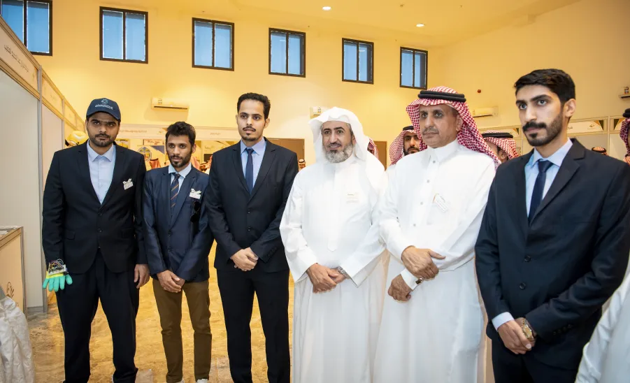 MU VICE-RECTOR LAUNCHES ROAD SAFETY AWARENESS EXHIBITION  -  جامعة المجمعة 