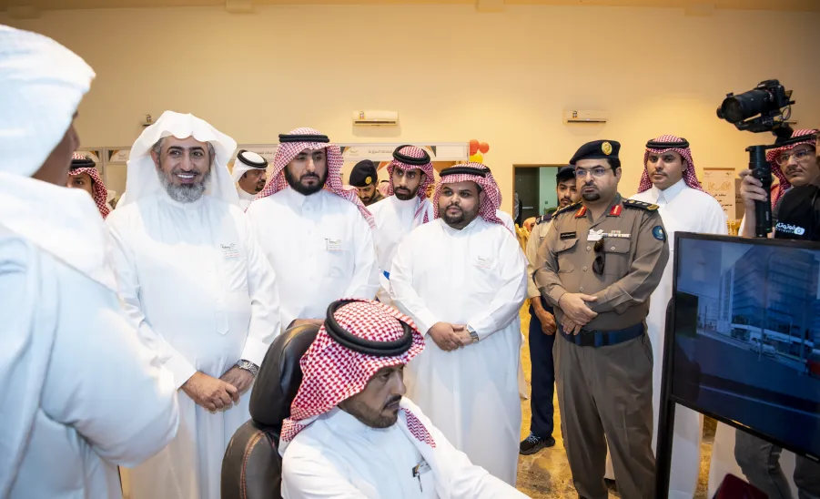 MU VICE-RECTOR LAUNCHES ROAD SAFETY AWARENESS EXHIBITION  -  جامعة المجمعة 