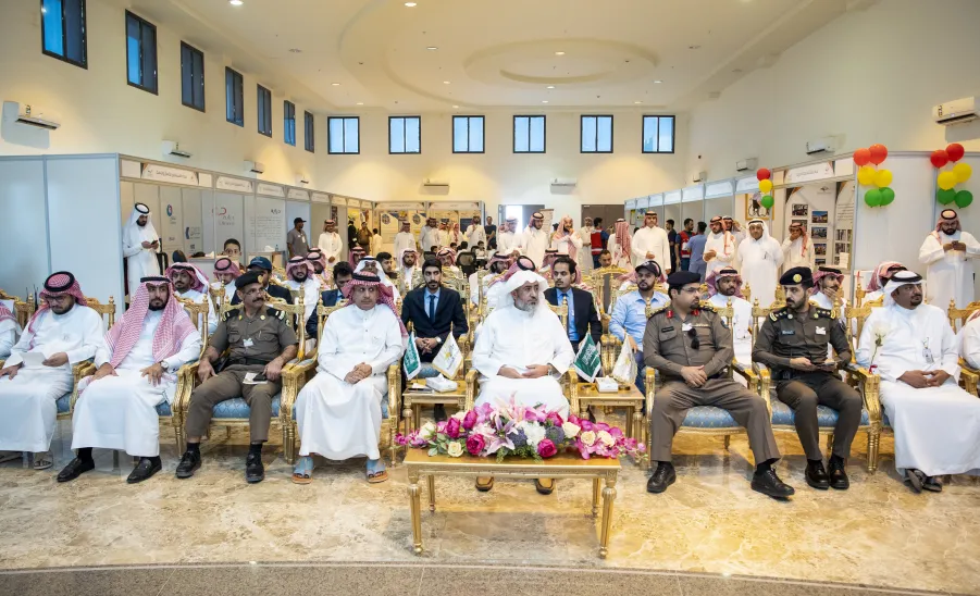 وكيل الجامعة يفتتح معرض ( معاً للحد من الحوادث المرورية ) بمشاركة عددٍ من القطاعات الأمنية والصحية والتعليمية بمحافظة رماح -  وكيل الجامعة يفتتح معرض ( معاً للحد من الحوادث المرورية ) بمشاركة عددٍ من القطاعات الأمنية والصحية