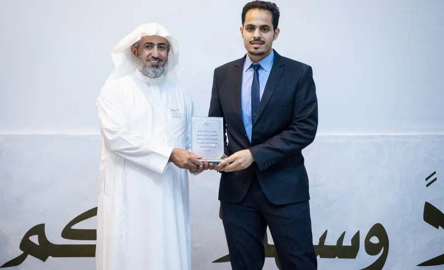MU VICE-RECTOR LAUNCHES ROAD SAFETY AWARENESS EXHIBITION  -  جامعة المجمعة 