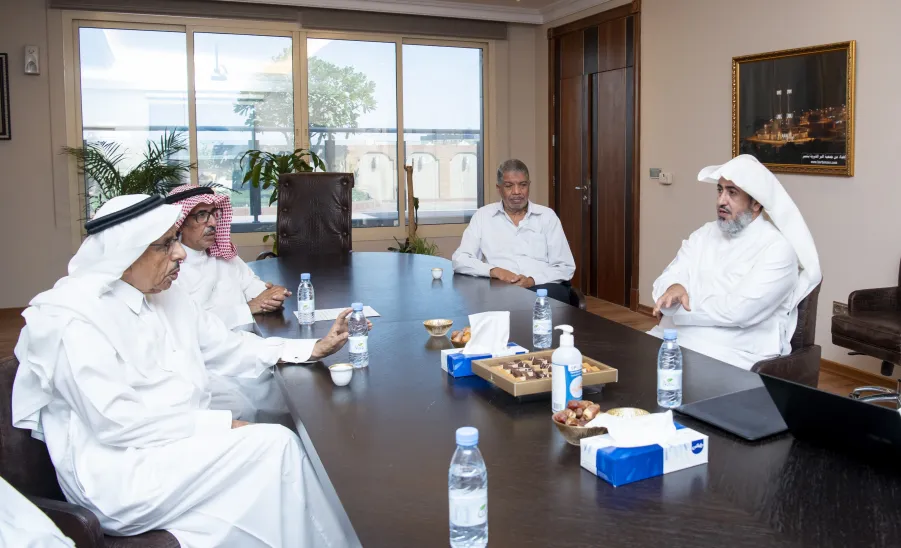 PROSTHETIC REHABILITATION CENTER'S BOARD OF DIRECTORS VISITS IBRAHIM AL-SULTAN FOUNDATION - جامعة المجمعة 