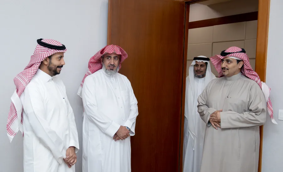 رئيس الجامعة يشهد تنفيذ النسخة الأولى من برنامج الشهادة المهنية في إدارة المشاريع الاحترافية ( PMD ) -  جامعة المجمعة