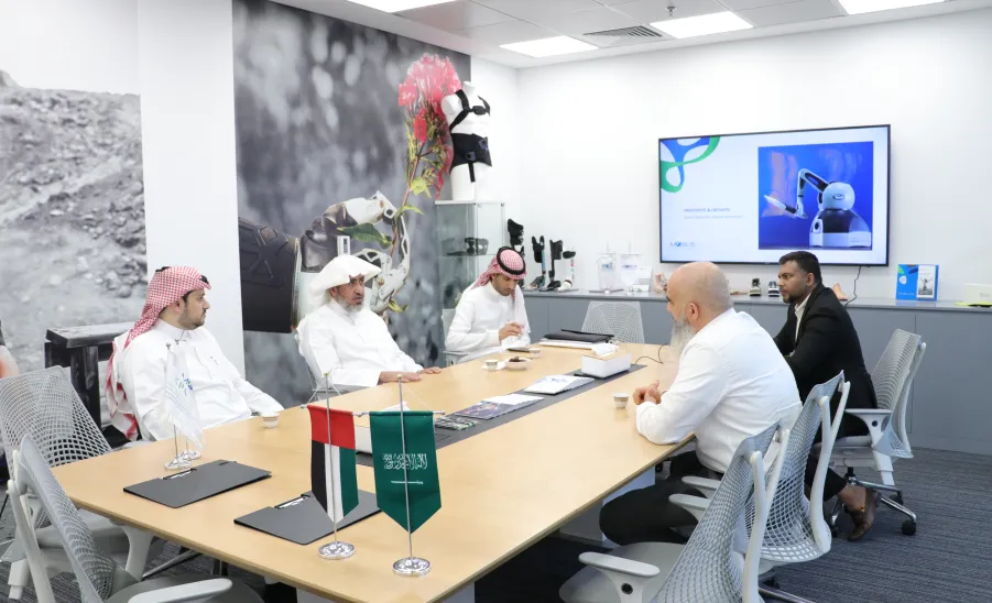 MU INTERNATIONAL PROSTHETIC REHABILITATION CENTER SIGNS AN AGREEMENT WITH MOBILIS FOR MEDICAL PRODUCTS -  جامعة المجمعة 