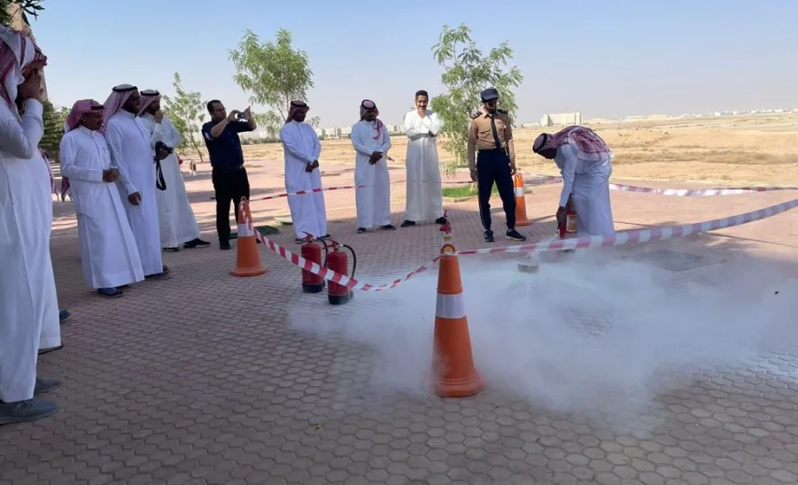 السلامة: تُنفذ دورة تدريبية عن كيفية استخدام وسائل السلامة - السلامة: تُنفذ دورة تدريبية عن كيفية استخدام وسائل السلامة