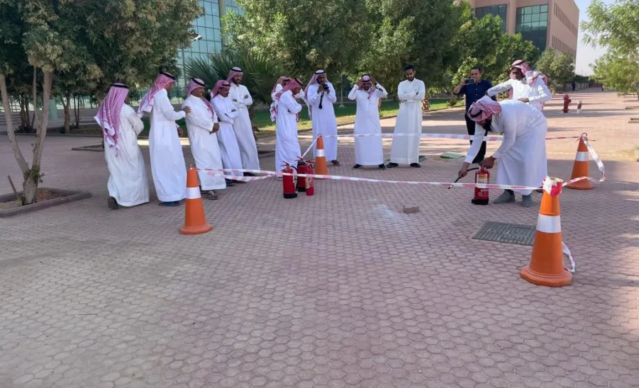 السلامة: تُنفذ دورة تدريبية عن كيفية استخدام وسائل السلامة - السلامة: تُنفذ دورة تدريبية عن كيفية استخدام وسائل السلامة