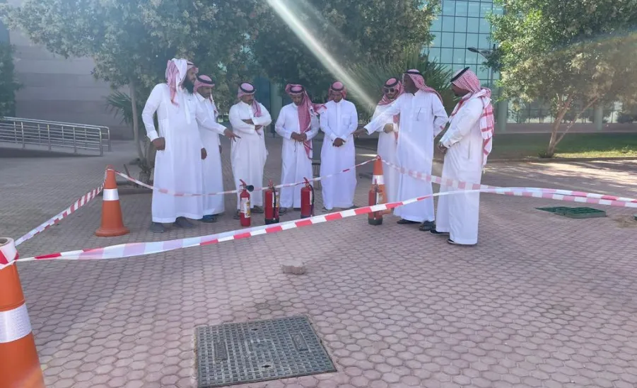 السلامة: تُنفذ دورة تدريبية عن كيفية استخدام وسائل السلامة - السلامة: تُنفذ دورة تدريبية عن كيفية استخدام وسائل السلامة