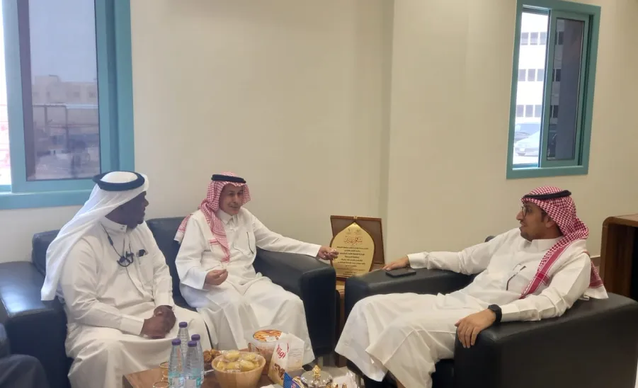 The Director of General Administration of Strategic Planning visits the University Security
 - التخطيط 