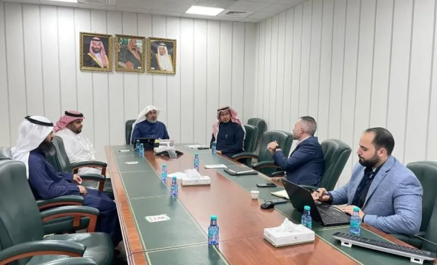 A team from the Arab Weather group visits the university
 - طقس2