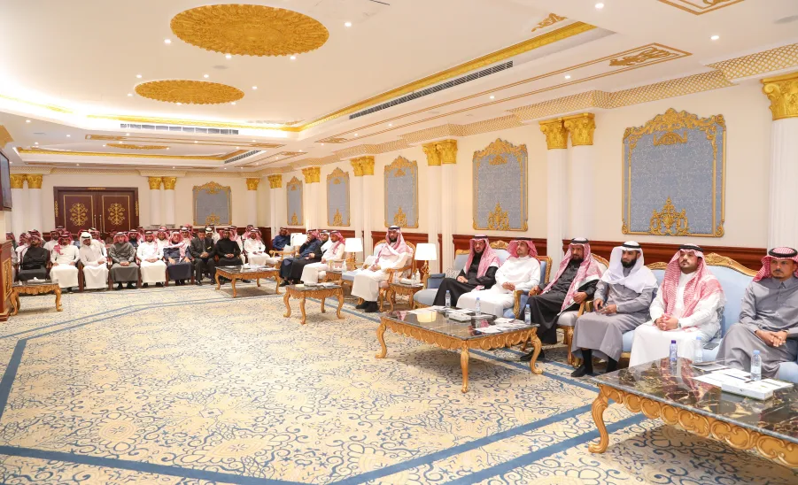  رئيس الجامعة يرعى حفل مركز العمل التطوعي بالجامعة لتكريم الأفراد والجهات التطوعية  -  جامعة المجمعة 