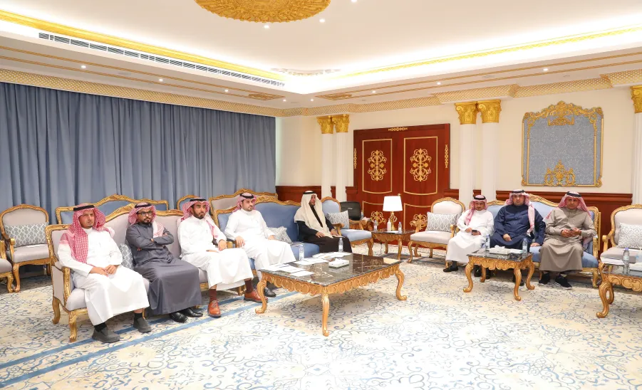 رئيس الجامعة يرعى حفل مركز العمل التطوعي بالجامعة لتكريم الأفراد والجهات التطوعية  -  جامعة المجمعة 