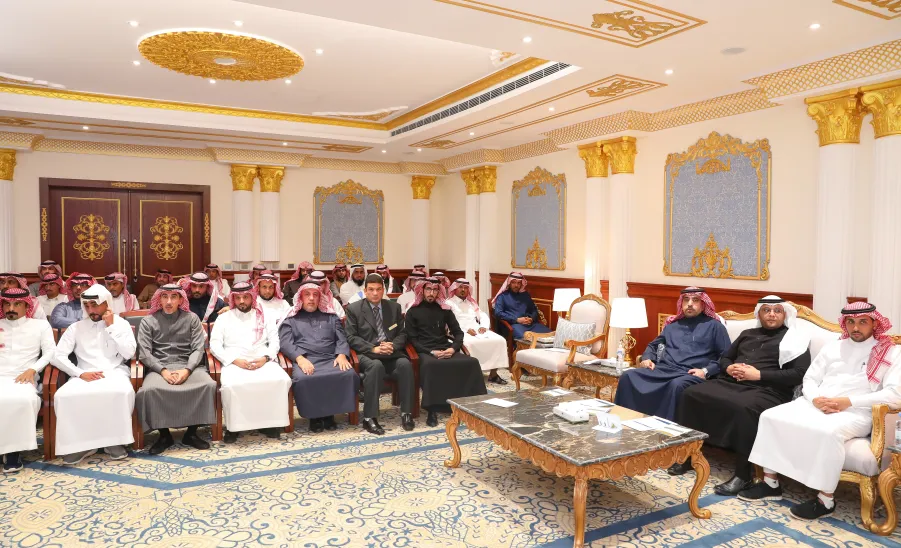  رئيس الجامعة يرعى حفل مركز العمل التطوعي بالجامعة لتكريم الأفراد والجهات التطوعية  -  جامعة المجمعة