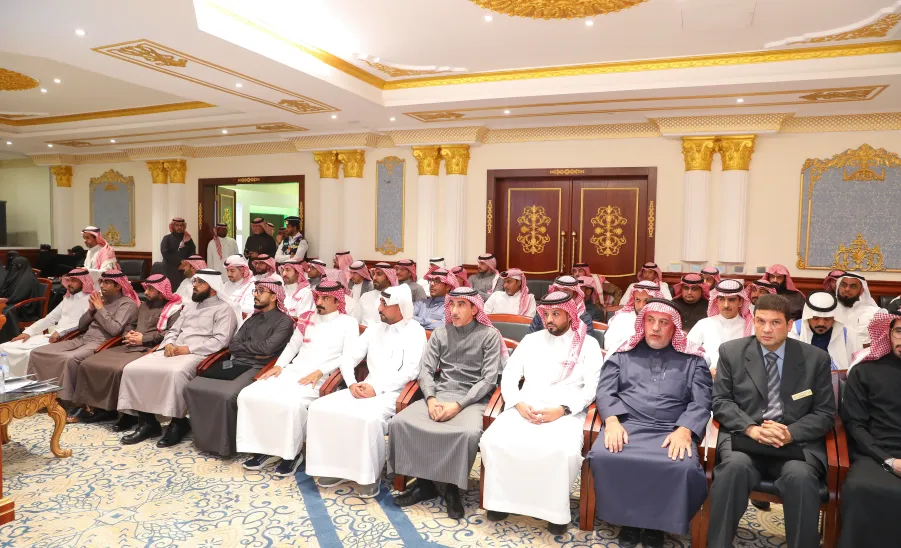  رئيس الجامعة يرعى حفل مركز العمل التطوعي بالجامعة لتكريم الأفراد والجهات التطوعية  -  جامعة المجمعة 