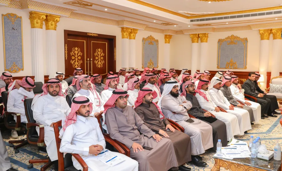  رئيس الجامعة يرعى حفل مركز العمل التطوعي بالجامعة لتكريم الأفراد والجهات التطوعية  -  جامعة المجمعة 
