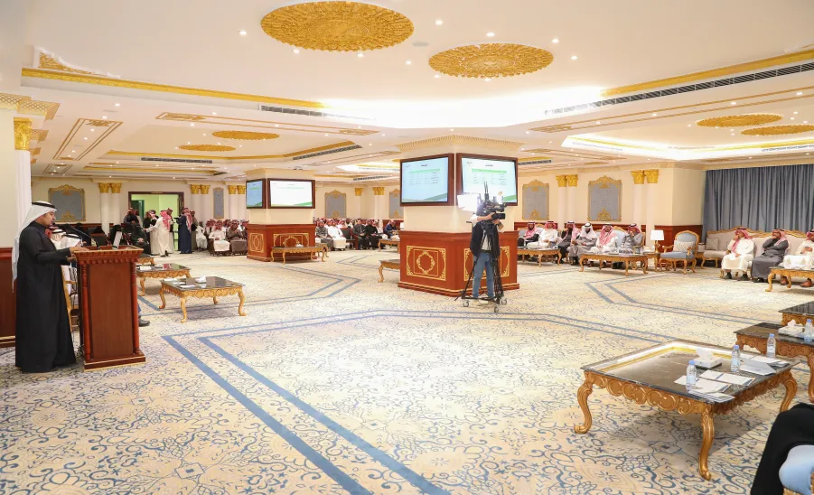  رئيس الجامعة يرعى حفل مركز العمل التطوعي بالجامعة لتكريم الأفراد والجهات التطوعية  -  جامعة المجمعة 