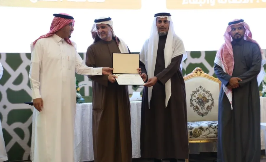 برعاية وكيل الجامعة للشؤون التعليمية جامعة المجمعة تحتفي باليوم العالمي للغة العربية 2022 بعدد من الفعاليات - 4