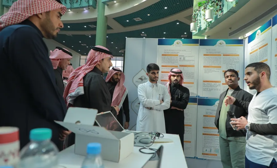 MU RECTOR LAUNCHES STUDENTS OUTSTANDING RESEARCH FORUM
 -  مشاريع التخرج
