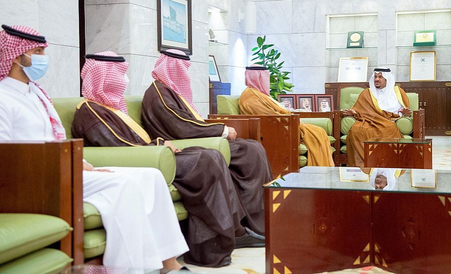نائب أمير منطقة الرياض صاحب السمو الملكي الأمير محمد بن عبدالرحمن بن عبدالعزيز آل سعود يستقبل رئيس الجامعة