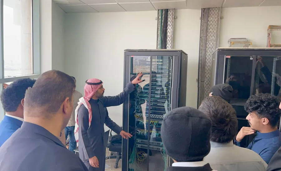 طلاب الكلية التطبيقية في زيارة لعمادة تقنية المعلومات -  fig3