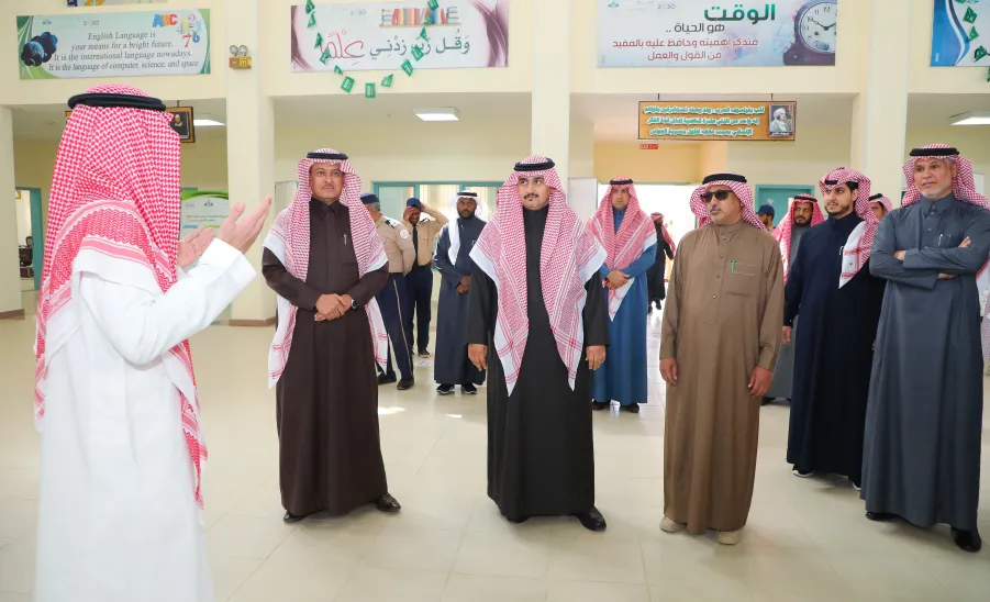 MU RECTOR VISITS PIONEERS SCHOOL  -  جامعة المجمعة 