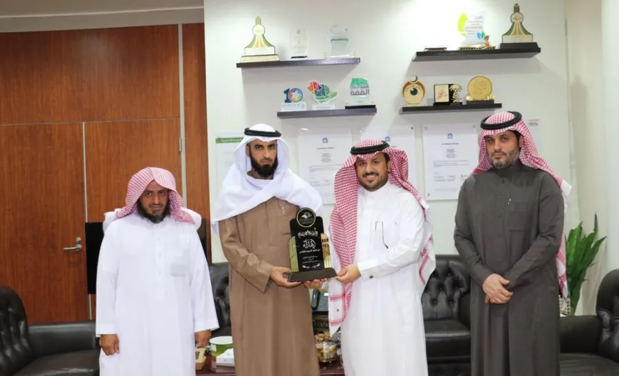 الرئيس التنفيذي للكلية التطبيقية يتفقد سير الاختبارات النهائية ويزور المكتب التنسيقي لفرع الكلية بالزلفي -  fig2