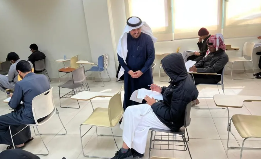 الرئيس التنفيذي للكلية التطبيقية يتفقد سير الاختبارات النهائية للفصل الدراسي الثاني من العام 1444 -  fig1