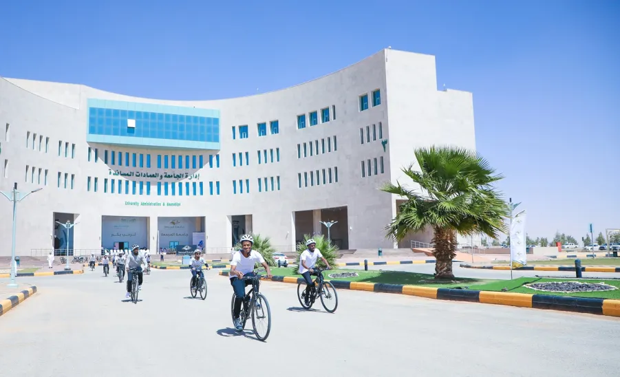  الجامعة تقيم البطولة الأولى للدراجات الهوائية  -  جامعة المجمعة 