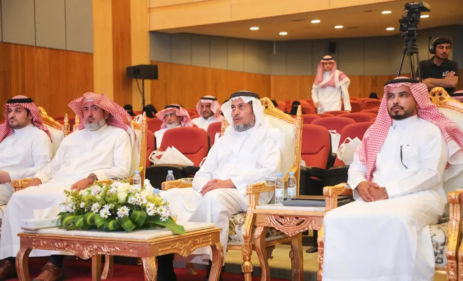 الجامعة تكرم الفائزين في مسابقتي حفظ القرآن الكريم والسنة النبوية للعام الجامعي 1444هـ و الفائزين في بطولة الجامعة للخطابة . -  جامعة المجمعة 