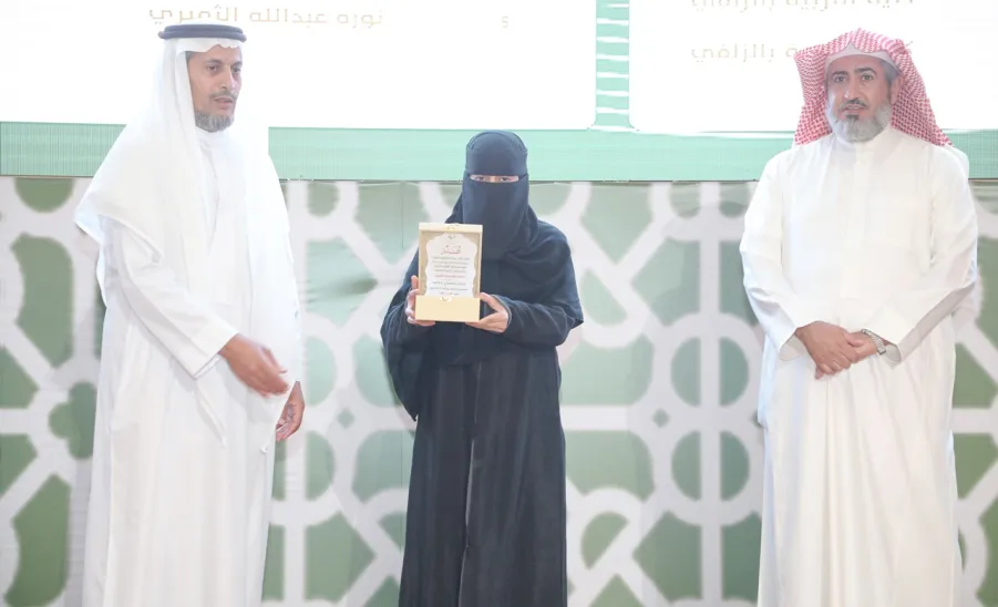 الجامعة تكرم الفائزين في مسابقتي حفظ القرآن الكريم والسنة النبوية للعام الجامعي 1444هـ و الفائزين في بطولة الجامعة للخطابة . -  جامعة المجمعة 