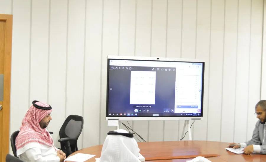 برئاسة وكيل الجامعة للشؤون التعليمية : اللجنة الدائمة للخطط والمناهج الدراسية تناقش اعتماد برنامج في مجال حماية البيئة -  لجنة الخطط والمناهج