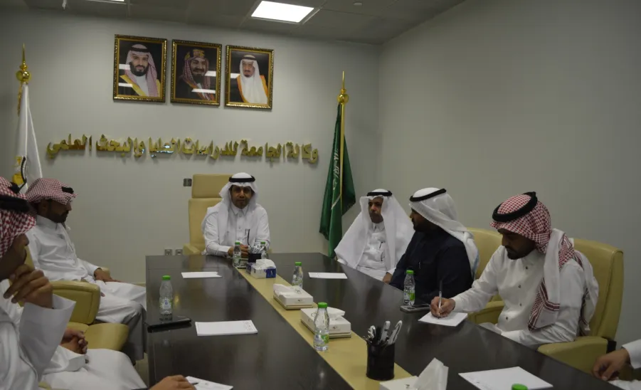 بمناسبة يوم المسؤولية الاجتماعية : وكيل الجامعة للدراسات العليا والبحث العلمي يدشن الخطة التشغيلية للمسؤولية الاجتماعية بالوكالة - تدشن الخطة التشغيلية للمسؤولية الاجتماعية بالوكالة