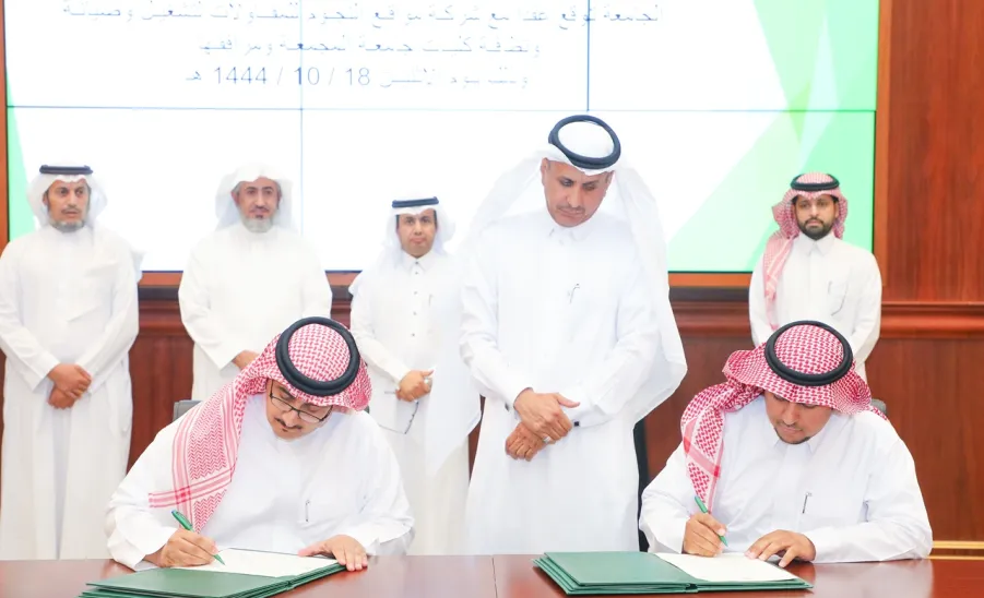 استكمالاً لمسيرتها التعليمية والتنموية : الجامعة توقع أربعة عقود تشغيلية -  جامعة المجمعة 