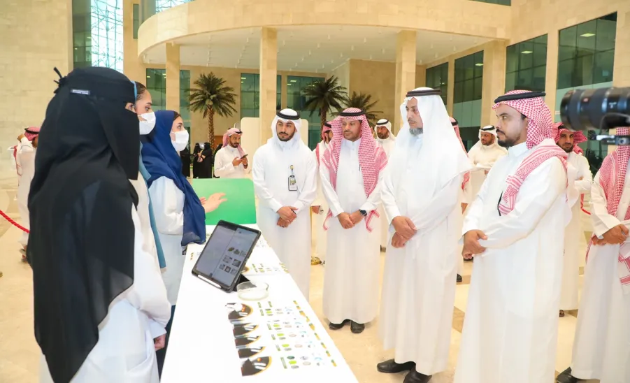 MU VICE-RECTOR LAUNCHES A DRUG AWARENESS CAMPAIGN  -  جامعة المجمعة 