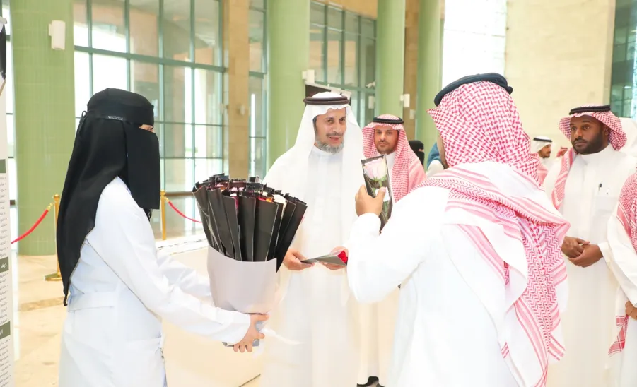 MU VICE-RECTOR LAUNCHES A DRUG AWARENESS CAMPAIGN  -  جامعة المجمعة 
