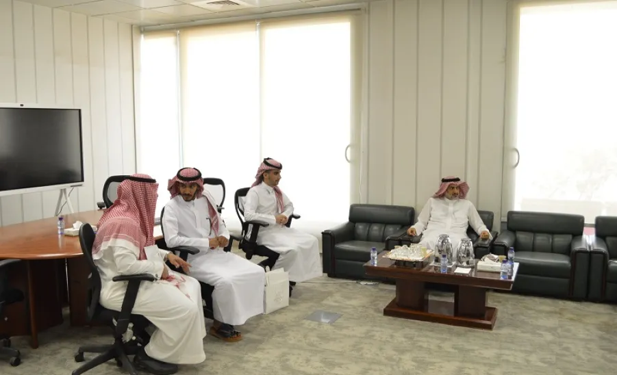 MU Vice-Rector launches an awareness event on drug and welcomes officials from private sector  - وكيل الجامعة للشؤون التعليمية 