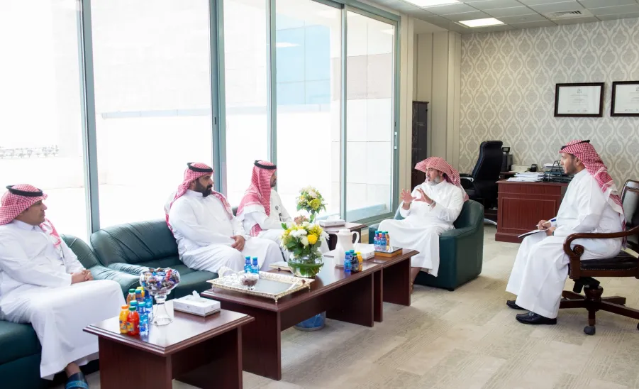 مركز الرصد والإنذار بالهيئة السعودية للمواصفات والمقاييس والجودة يزور الجامعة ويقدم ورشة عمل حول المنتجات الغير الآمنة والتي قد تلحق الضرر بصحة وسلامة المستهلكين -  مركز الرصد والإنذار بالهيئة السعودية للمواصفات والمقاييس والجودة يزور الجامعة ويقدم ورشة عمل حول المنتجات الغير الآمنة والتي قد تلحق الضرر بصحة وسلامة المستهلكين